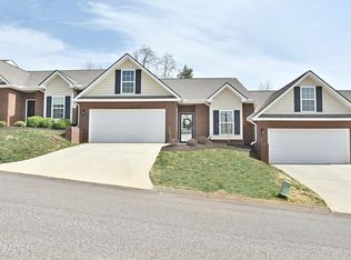 1414 Remington Grove Ln, Knoxville, TN 37909