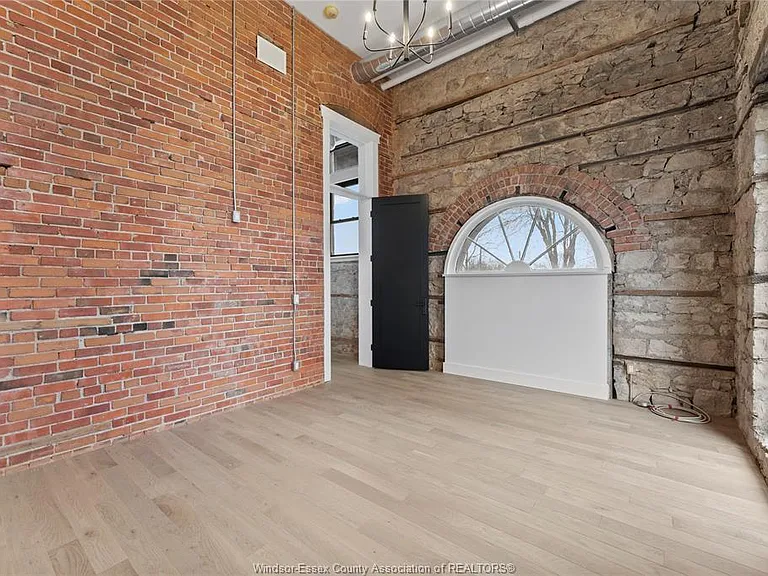 247 Brock St #201 — Photo 23