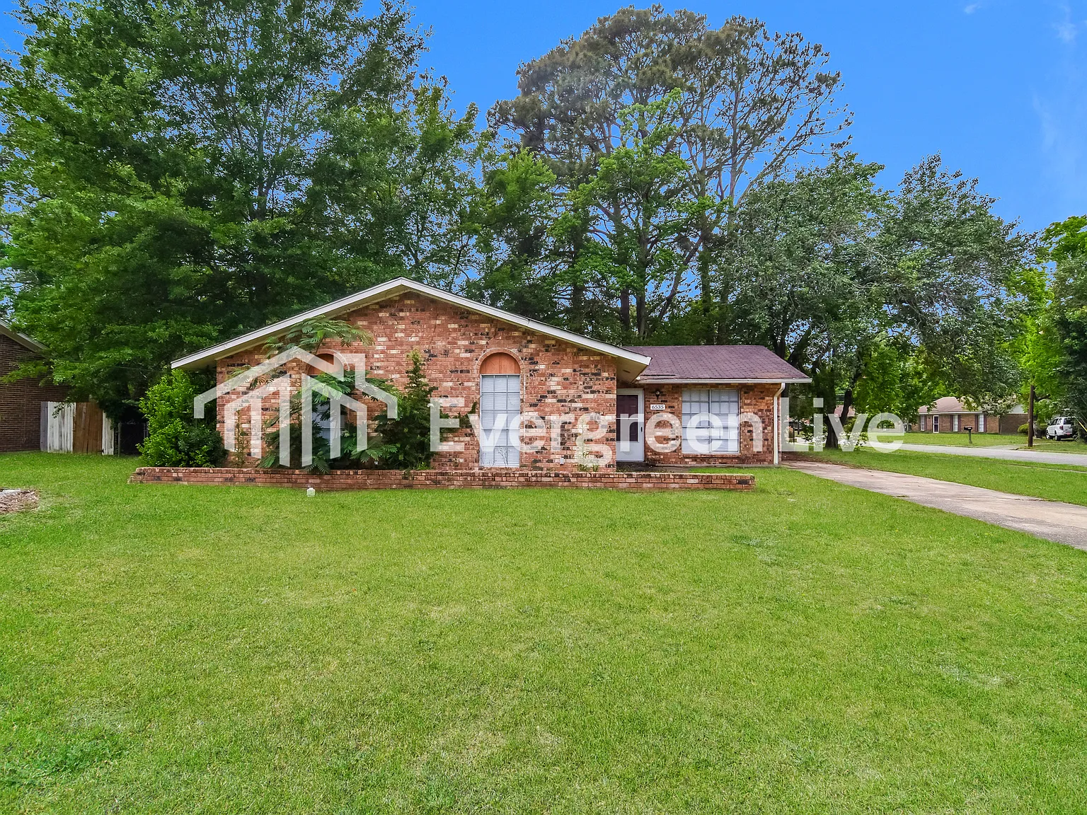 3 bed, 2.0 bath, 1410 sqft, $1,345 — Photo 1