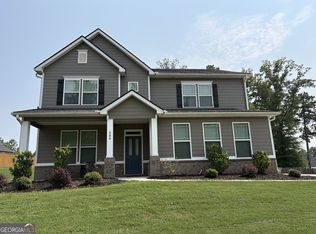 200 Darien Dr, Senoia, GA 30276