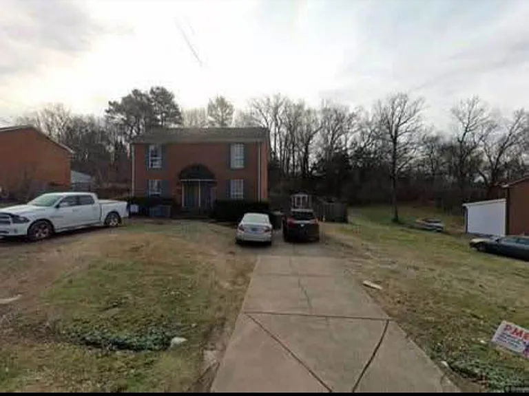 313 Foxglove Dr — Photo 4