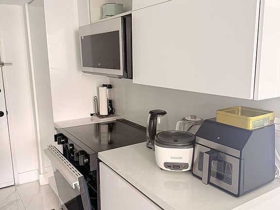 4th image of 2841 NE 163rd St APT 502