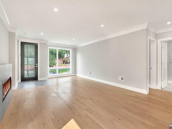5th image of 475 Oakdene Ave Floor 2
