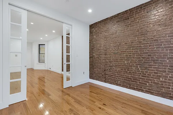 Rented by Cooper & Cooper Real Estate | media 9