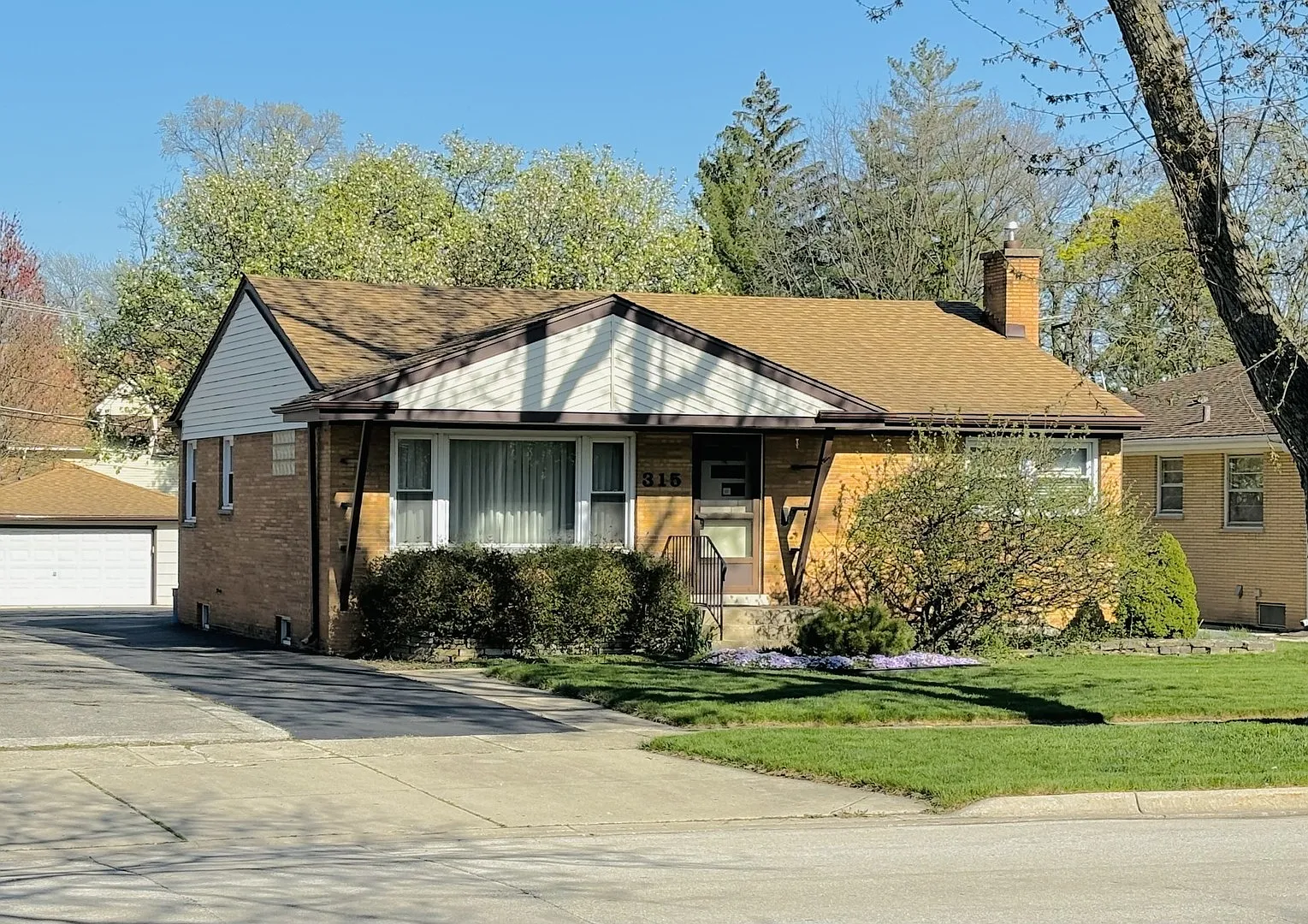 315 N Elm Ave photo 1