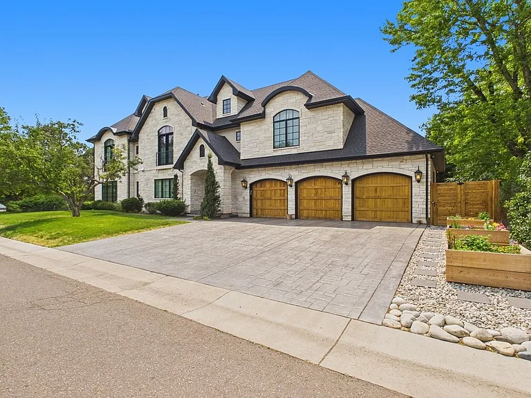 155 N Southmoor Dr — Photo 13