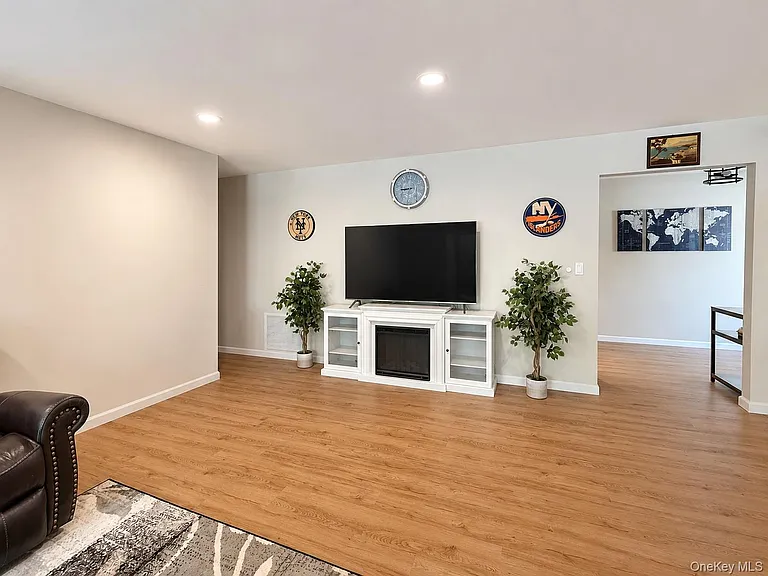 201 Birchwood Rd #201 — Photo 11