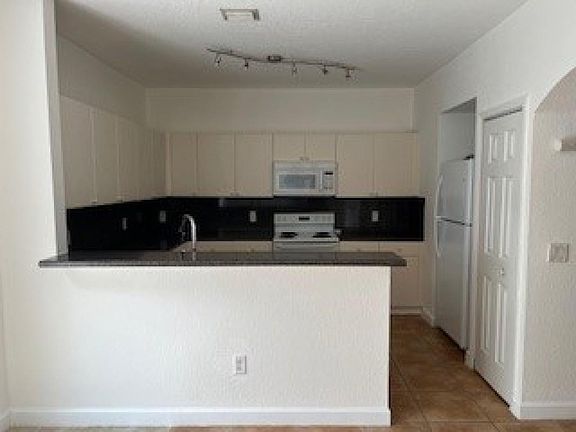 4th image of 15811 SW 42nd Street #39