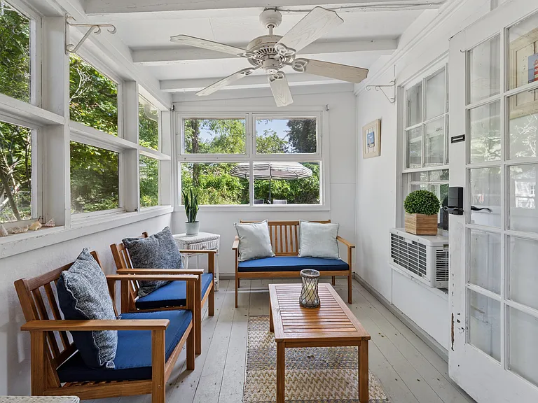 36 Lamb Ave — Photo 3