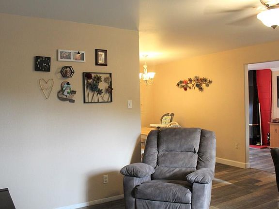 4th image of 850 Turquoise Dr