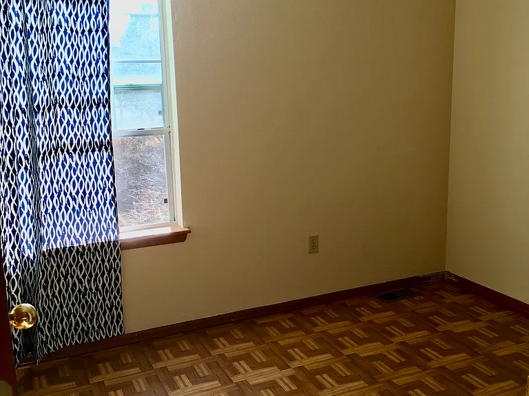 2058 Sunridge Cir — Photo 4