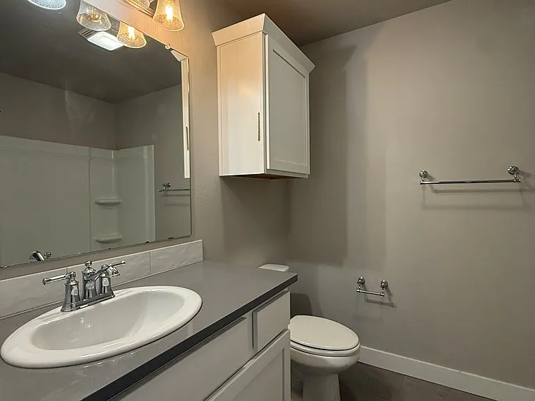 2409 Husk St — Photo 7