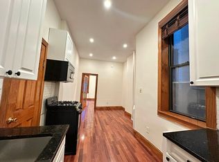 299 10th Ave #1Z, New York, NY 10001