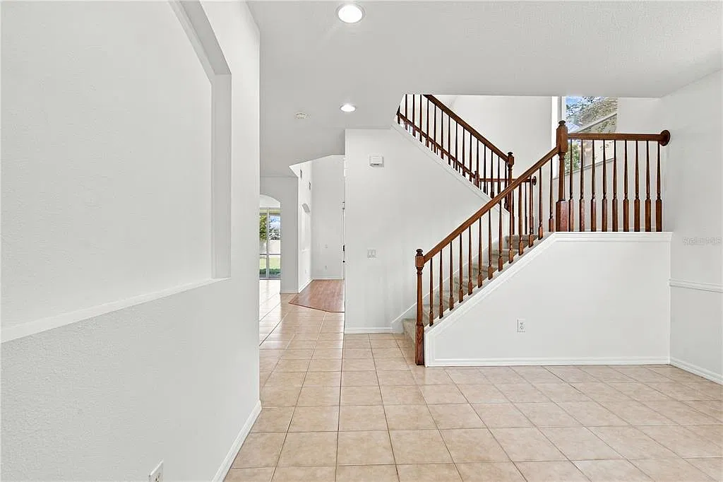 3 bed, 2.5 bath, 2190 sqft, $3,000 — Photo 4