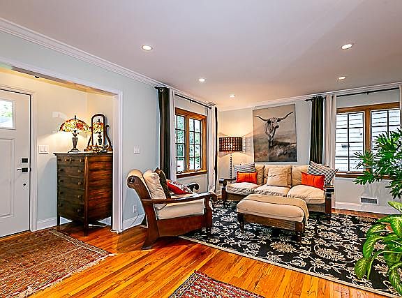 4th image of 44 Park Cir