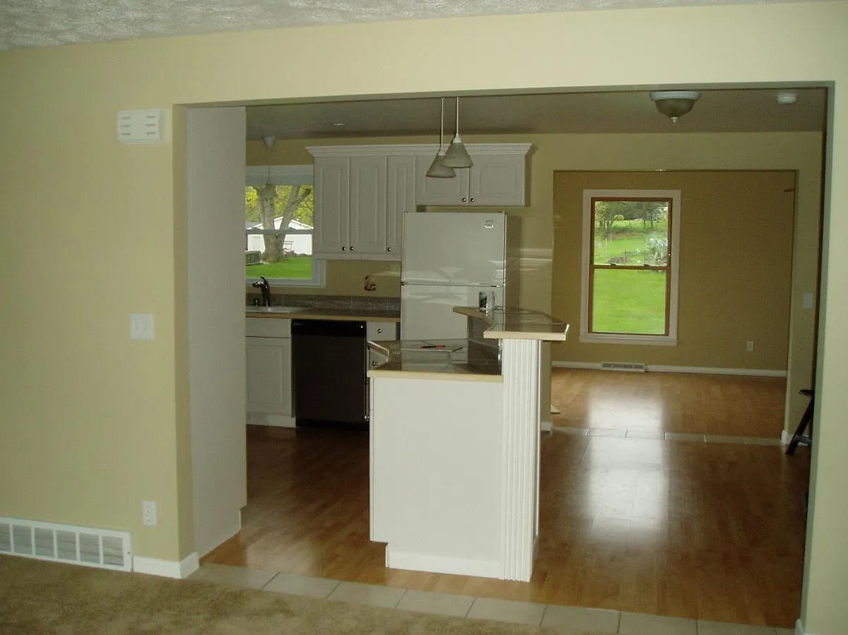 3 bed, 1.5 bath, 1474 sqft, $1,600 — Photo 4