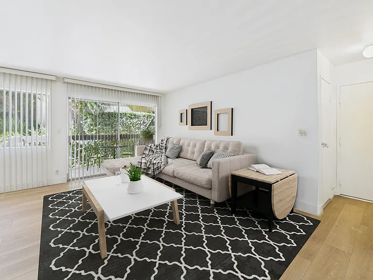 La Cresta Apartments — Photo 18