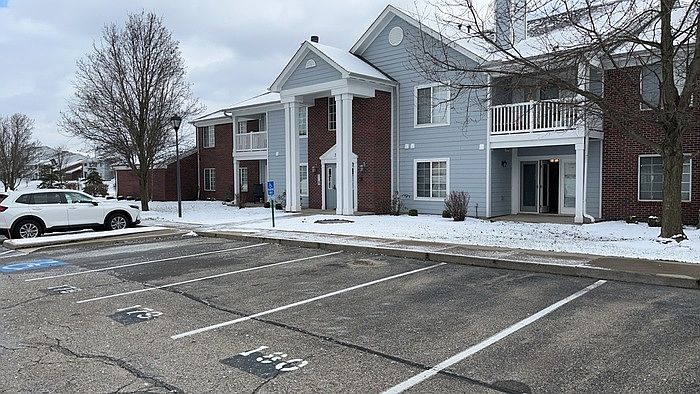 1st image of 3125 Crestmont Ln APT 103