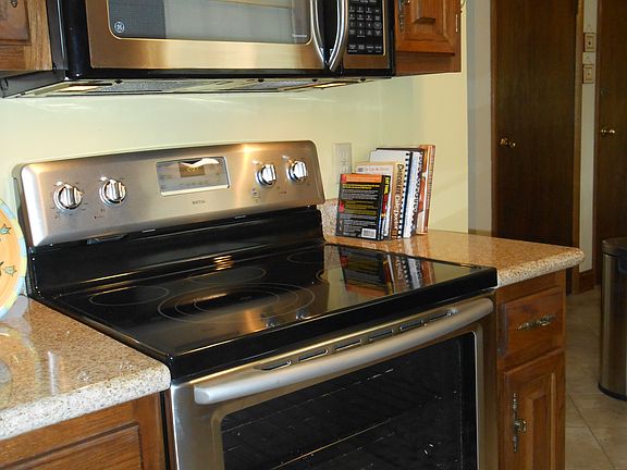 3rd image of 29567 Huntington Dr