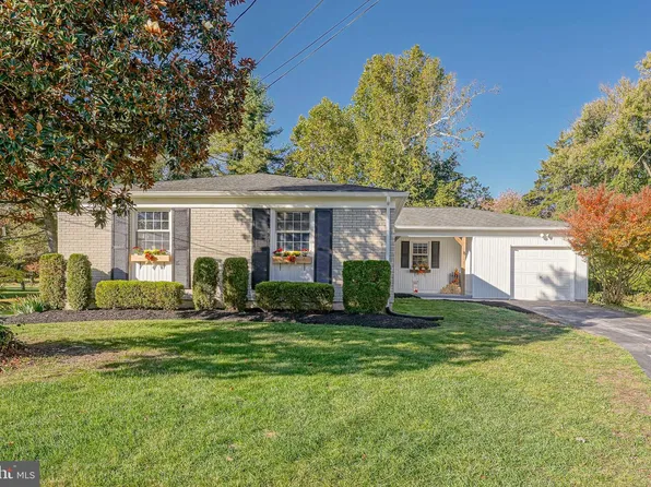 8 Tampa Pl, Turnersville, NJ 08012