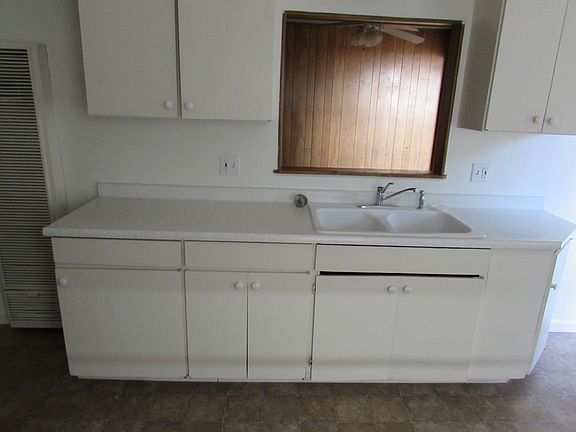Kitchen, sink