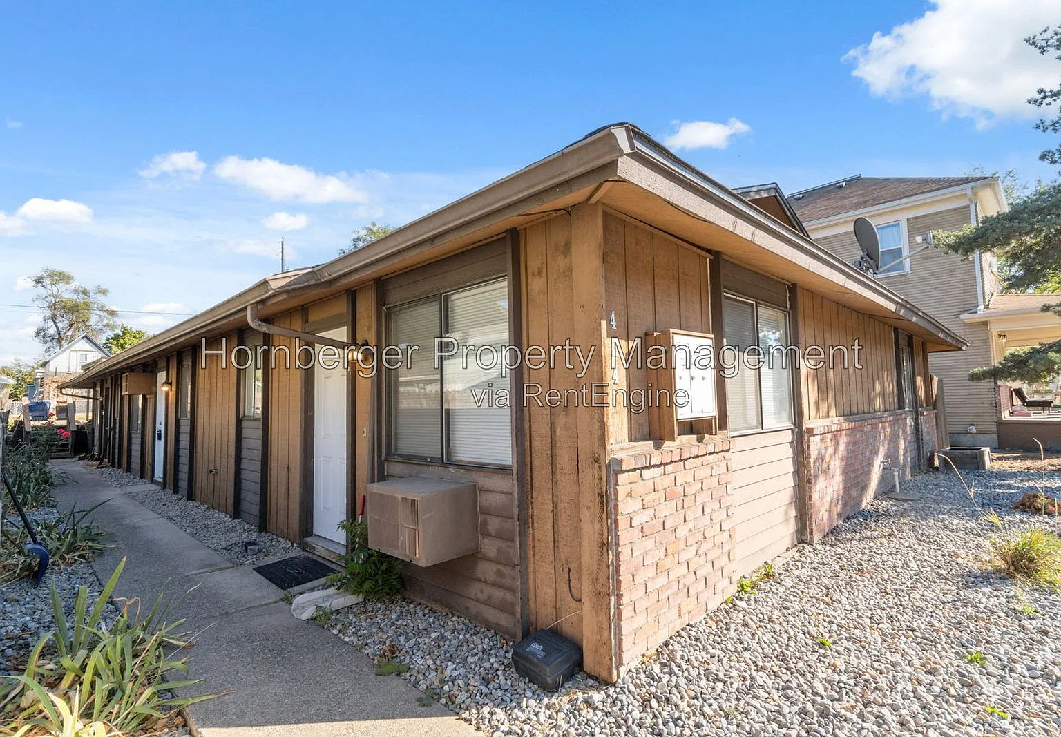 2 bed, 1.0 bath, 760 sqft, $1,295 — Photo 1