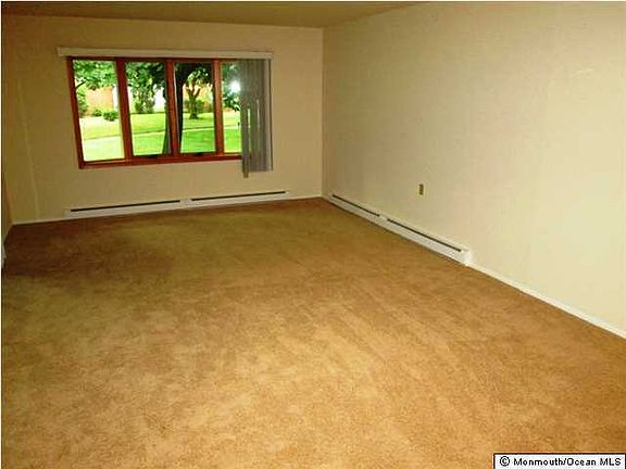 5th image of 600 Lake Point Drive #B