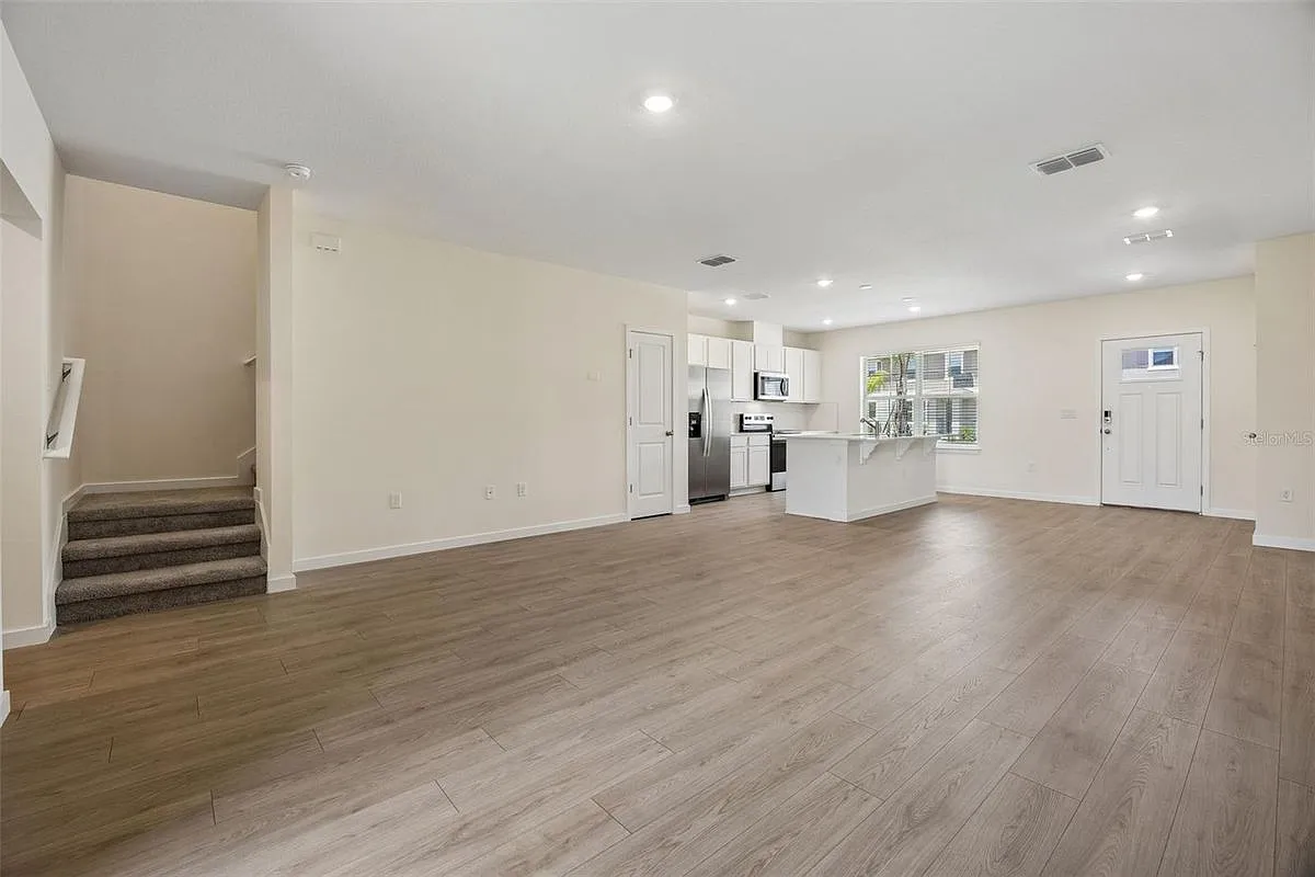 3 bed, 2.5 bath, 1567 sqft, $2,950 — Photo 2