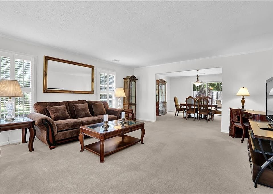 1st image of 6423 Deerings Ln