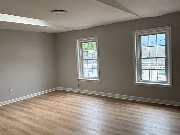 4th image of 185 Gay St