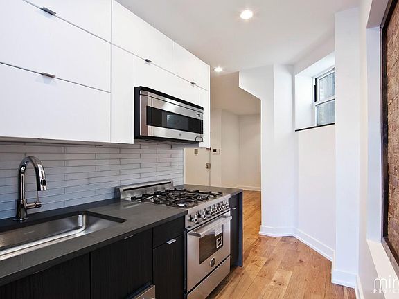 3rd image of 253 E 10th St APT 15