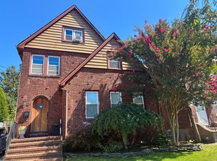 (Undisclosed Address), Lynbrook, NY 11563