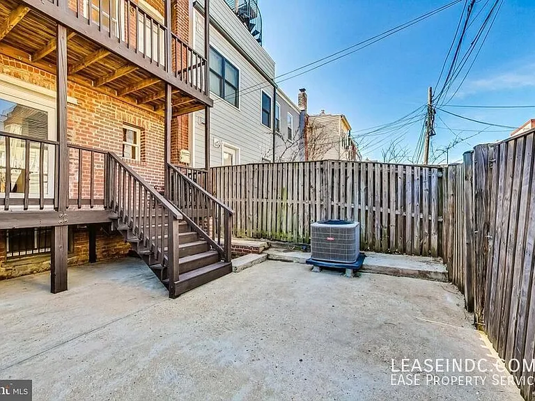 535 Gresham Pl NW — Photo 35