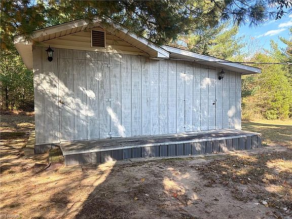 4th image of 382 Aldean Dr