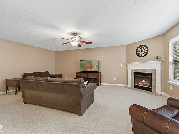 4th image of 11809 Holbrook Close