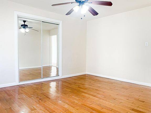 2nd image of 1109 Laguna Ave #19