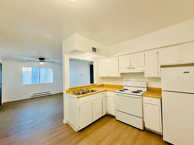 Santa Cruz Apartments - Studios, 1 Bedroom and 2 Bedrooms with Pool! — Photo 29