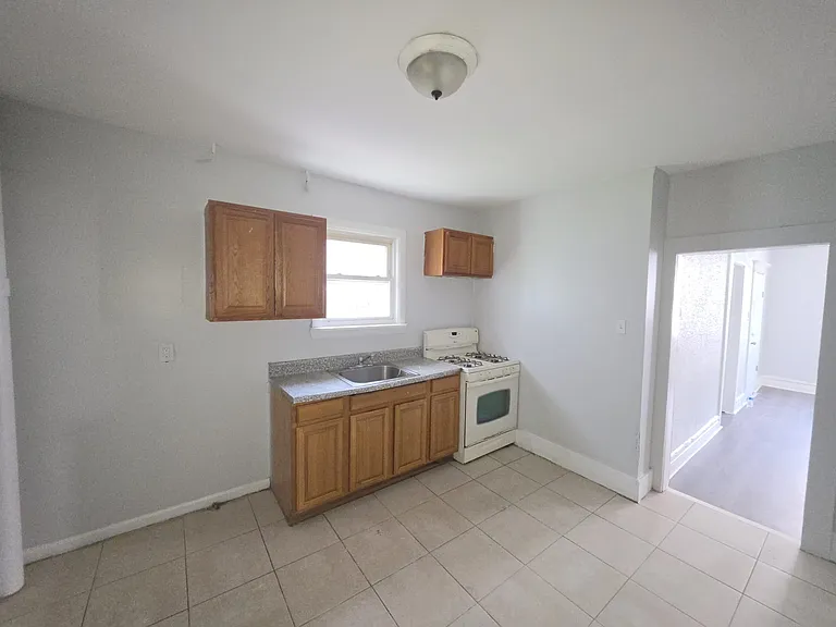 12 Edmund Pl #1 — Photo 1