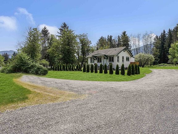 3rd image of 791 E North Bend Way