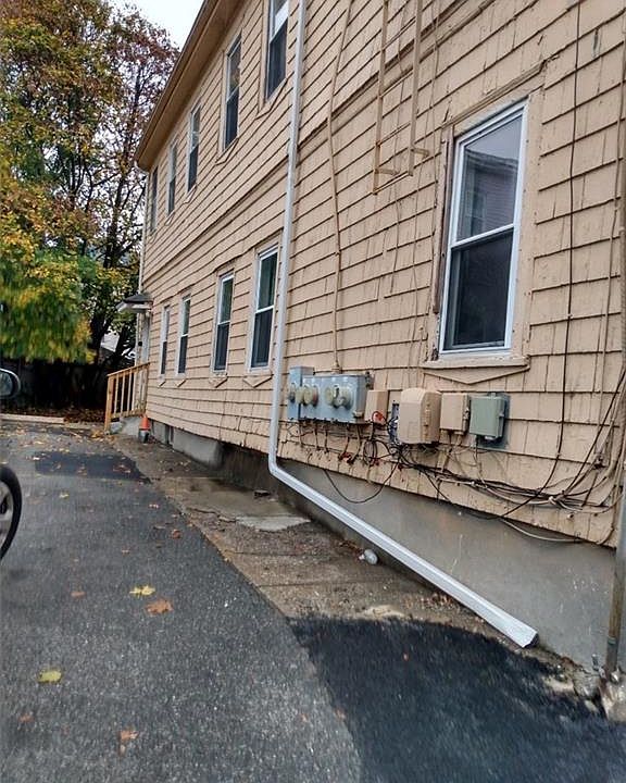 2nd image of 316 Hawkins St