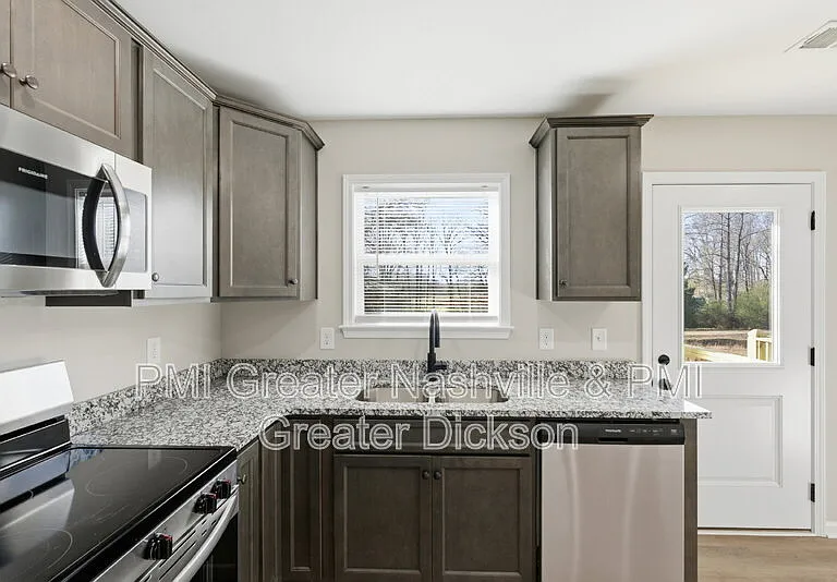 118 Saw Mill Rd #B — Photo 15