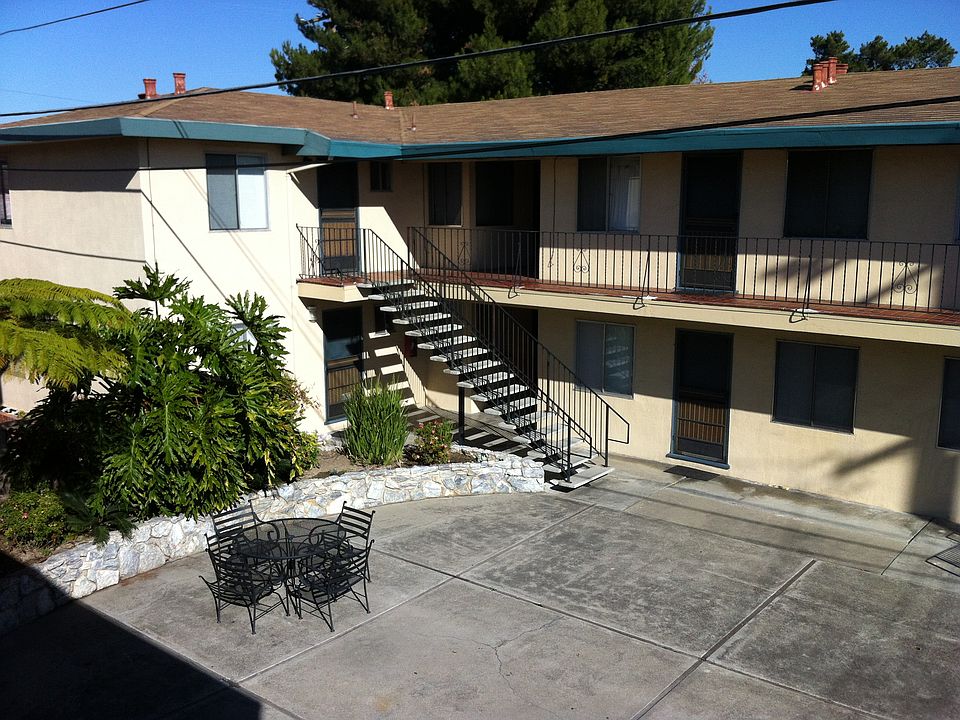 Upstairs Corner Unit