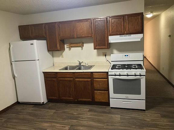 2nd image of 1430 1/2 Thomas St #1