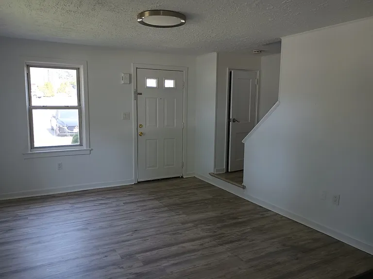 681 Willow St — Photo 9