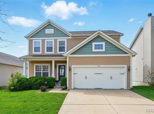 727 Country Field Dr, Lake Saint Louis, MO 63367