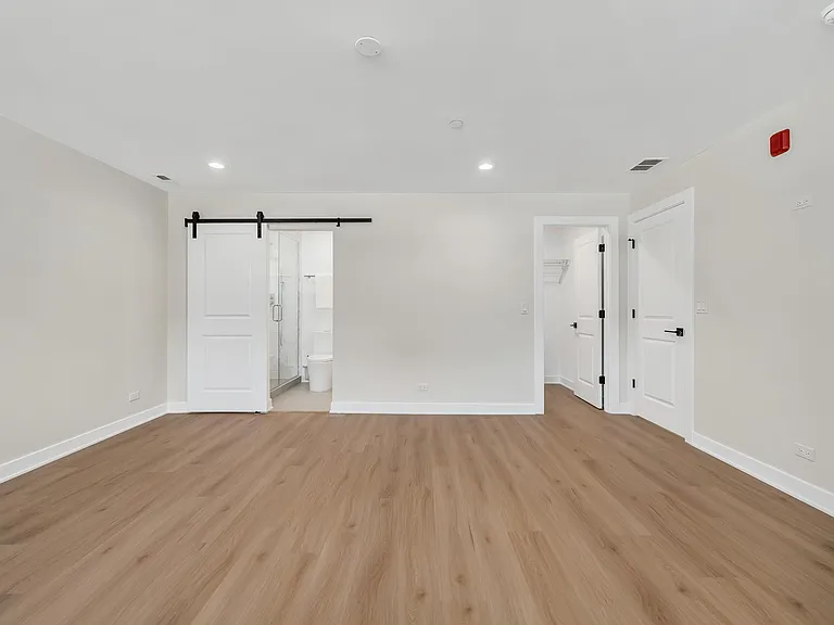 1111 Erie St #4 — Photo 10