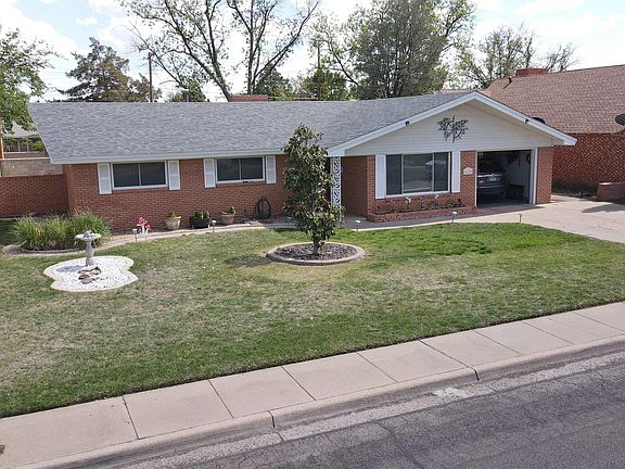 3rd image of 317 W Blanco Dr