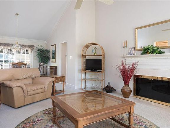 2nd image of 737 Sedgley Dr