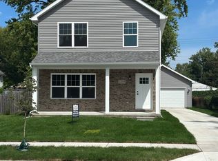 22319 Ridgeway St, Saint Clair Shores, MI 48080