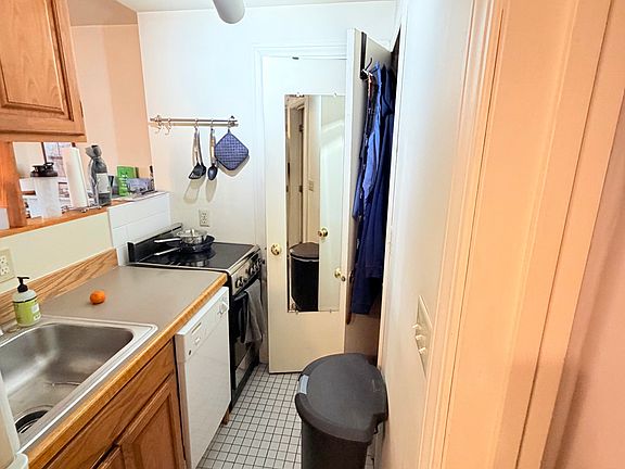 5th image of 132 W Concord St #3